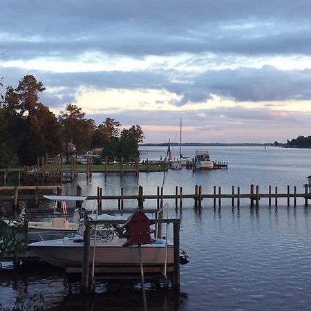 Bath Harbor Marina And Motel Экстерьер фото