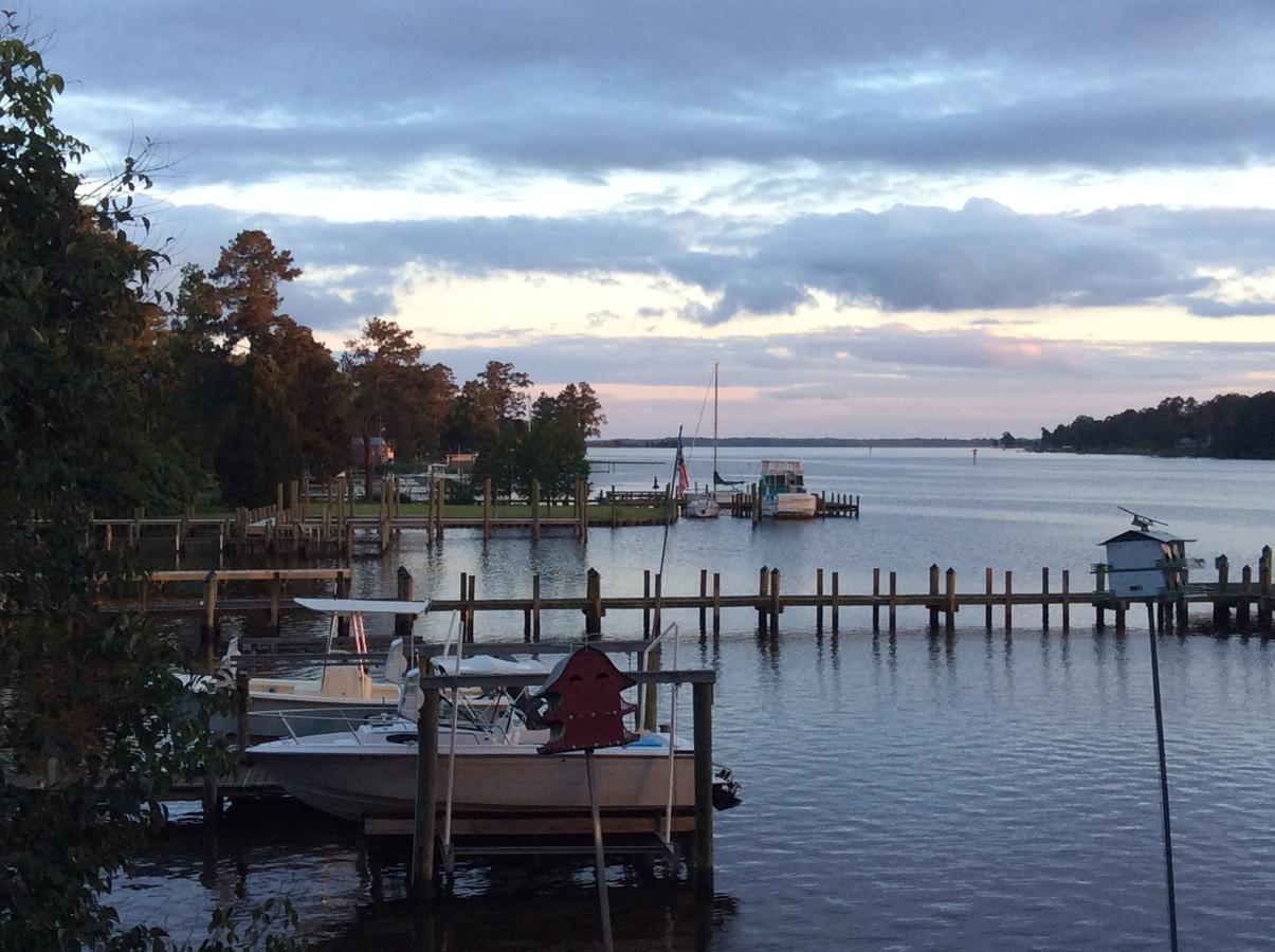 Bath Harbor Marina And Motel Экстерьер фото