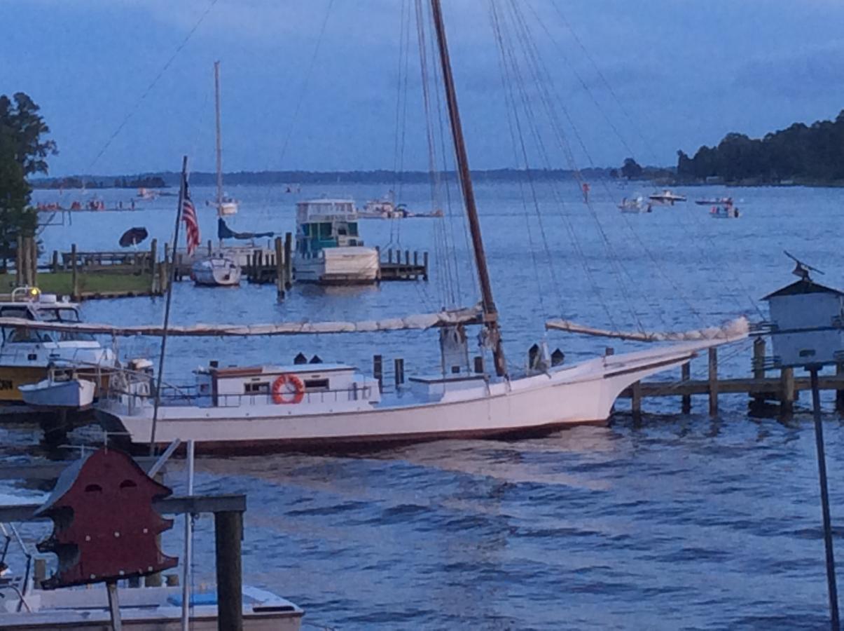 Bath Harbor Marina And Motel Экстерьер фото